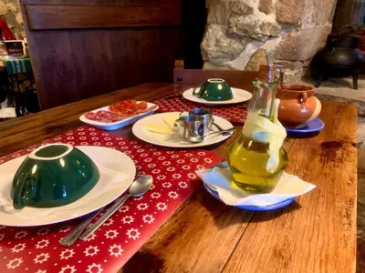 Comida en o cerca of this country house