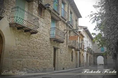 Edificio en el que se encuentra el hostal o pensión