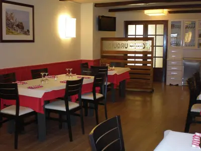 Un restaurante o sitio para comer en Fonda Urquizu