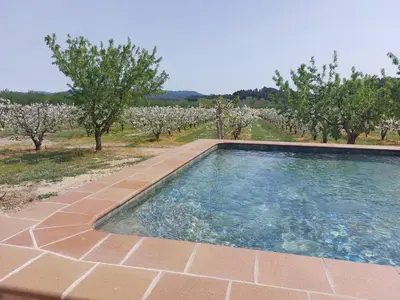 Piscina en o cerca de Masia Rural L'Hort de Maso
