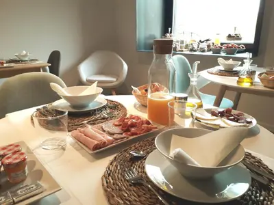 Comida en o cerca de este hotel