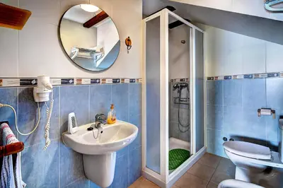 Un baño de Apartamentos Bellavista