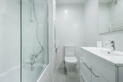 Un baño de Adriana by Totiaran
