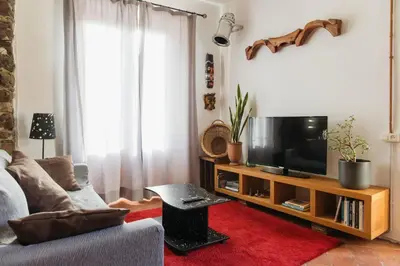 Una televisión o centro de entretenimiento en El racó a Anserall. A 8km Andorra.