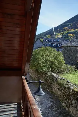 Vista general de una montaña o vista desde la casa o chalet