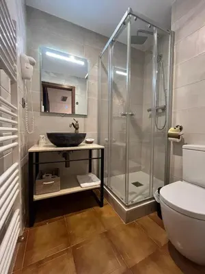 Un baño de Fonda Carrera