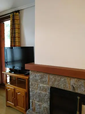 Una televisión o centro de entretenimiento en Coma de Alba Benasque