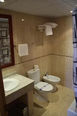 Un baño de Hotel Mar de Aragón
