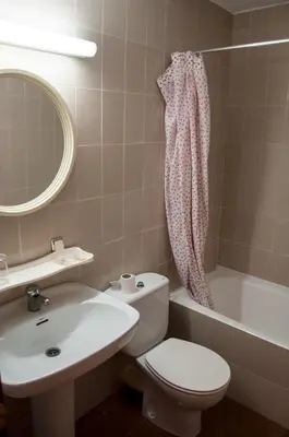 Un baño de Hostal Fontdemora