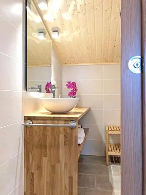 Un baño de Spacious House in Cretas with Mountain View