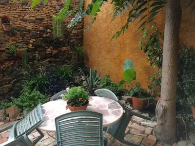 Jardín al aire libre en Cal Joanet, acollidora caseta a Gratallops