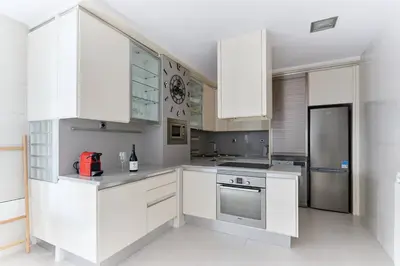 Una cocina o zona de cocina en Bergamín by Clabao