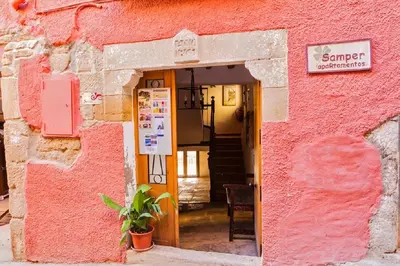 Fachada o entrada de Apartamentos Casa Samper