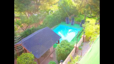 Piscina en o cerca de Spacious villa with private pool in La Puebla de Castro