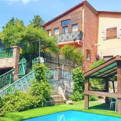Spacious villa with private pool in La Puebla de Castro