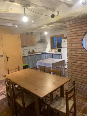Una cocina o zona de cocina en casa rural cal antoniet del matarraña