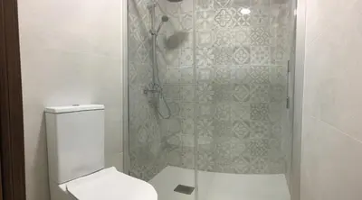 Un baño de Apartamentos Bajo Peña Apartamentos Sanlorien