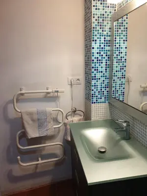 Un baño de Cal Valero