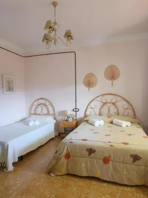 Cama o camas de una habitación en Les violetes