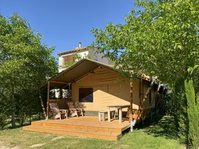 Edificio en el que se encuentra el camping