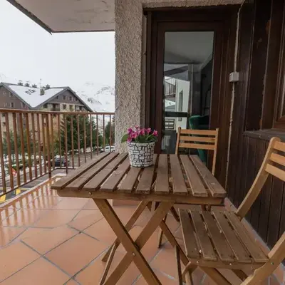 Anayet - Plaza del Reloj en FORMIGAL - by PIRINEOS 360