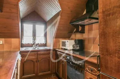 Una cocina o zona de cocina en Sarrahèra by SeaMount Rentals