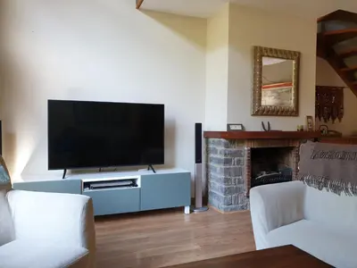 Una televisión o centro de entretenimiento en Dúplex Àreu, Pallars