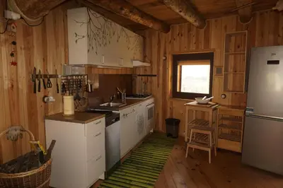 Una cocina o zona de cocina en Casa Jaumet: un lloc de pau on escoltar el silenci