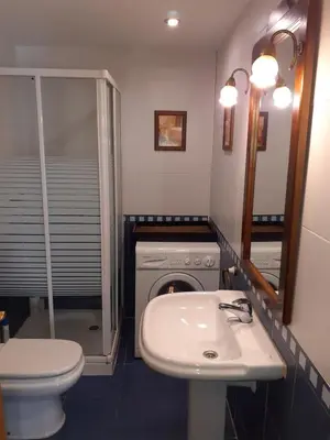 Un baño de BIESCAS LAS PLACETAS