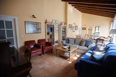 Zona de estar de Casa Orgi, Casa rural en el Valle de Ultzama, Navarra