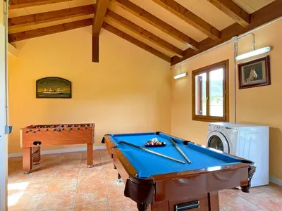 Mesa de billar en Casa Orgi, Casa rural en el Valle de Ultzama, Navarra