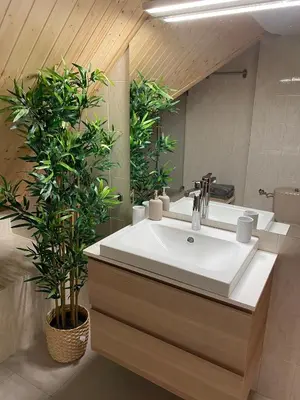 Un baño de Ático Dúplex reformado con vistas a la montaña