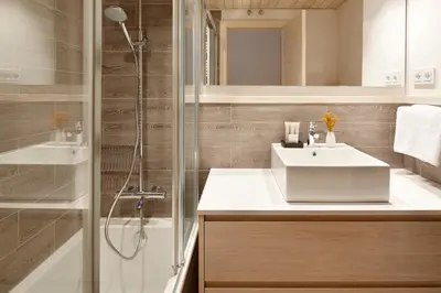 Un baño de Val de Ruda Luxe 53 by FeelFree Rentals