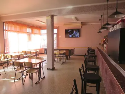 Una televisión o centro de entretenimiento en Hostal Roca