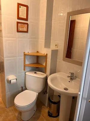 Un baño de Cases Artigues