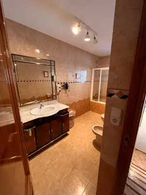Un baño de Cases Artigues