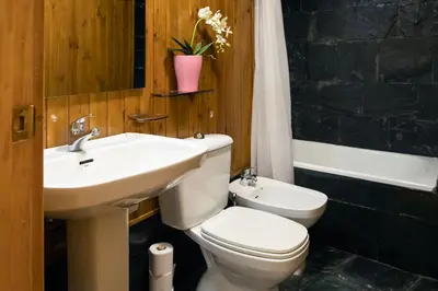 Un baño de Bubal - con piscina y vistas a los Pirineos
