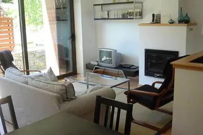 Una televisión o centro de entretenimiento en Valencia de Aneu TP