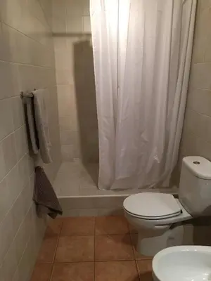 Un baño de Apartaments Cal Borda