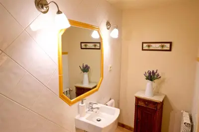 Un baño de Cal Barceló