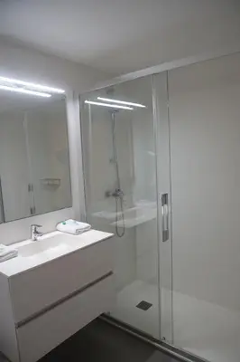 Un baño de CASA SABINA