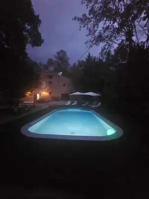 Piscina en o cerca de Molí dels Aubins