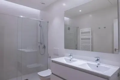 Un baño de Dos Torres Exclusivos en Calle Alfonso I