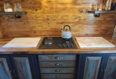 Una cocina o zona de cocina en Hill top hide away