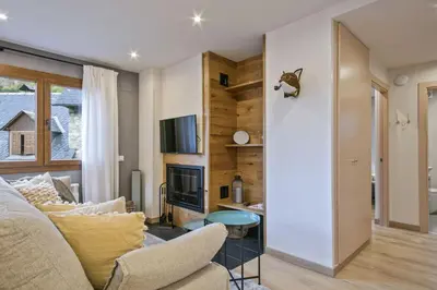 Una televisión o centro de entretenimiento en Luderna - Apartamento Meligar