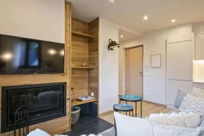 Una televisión o centro de entretenimiento en Luderna - Apartamento Meligar