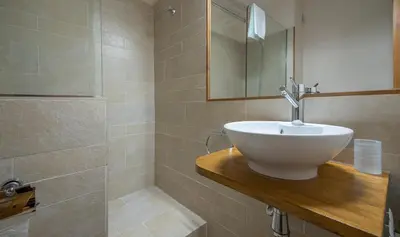Un baño de Cal Giral II