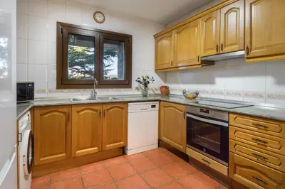 Una cocina o zona de cocina en Villa Lana chalet Baros, Jaca