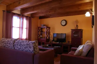 Una televisión o centro de entretenimiento en Casa Villamana