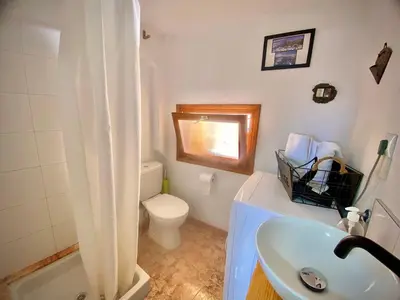 Un baño de Apartament CORBATERA CIM apartaments